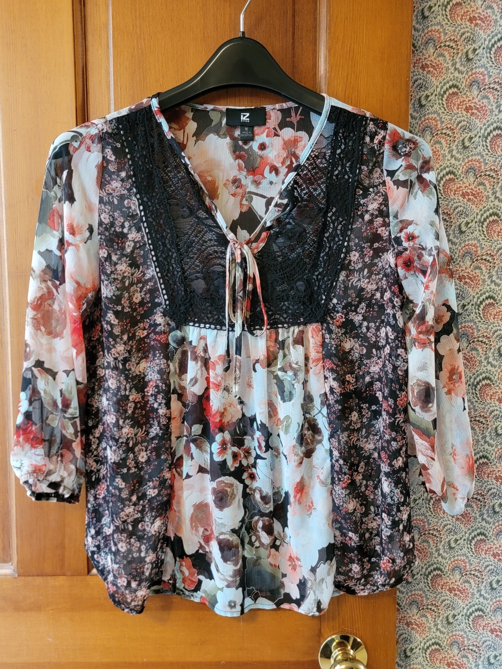 IZ Byer Boho Sheer Floral Patchwork Peasant Top Medium Lace V-Neck Blouse Y2K